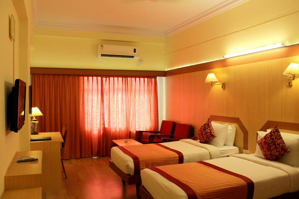 Yasodha Towers Hotel Hosūr Szoba fotó