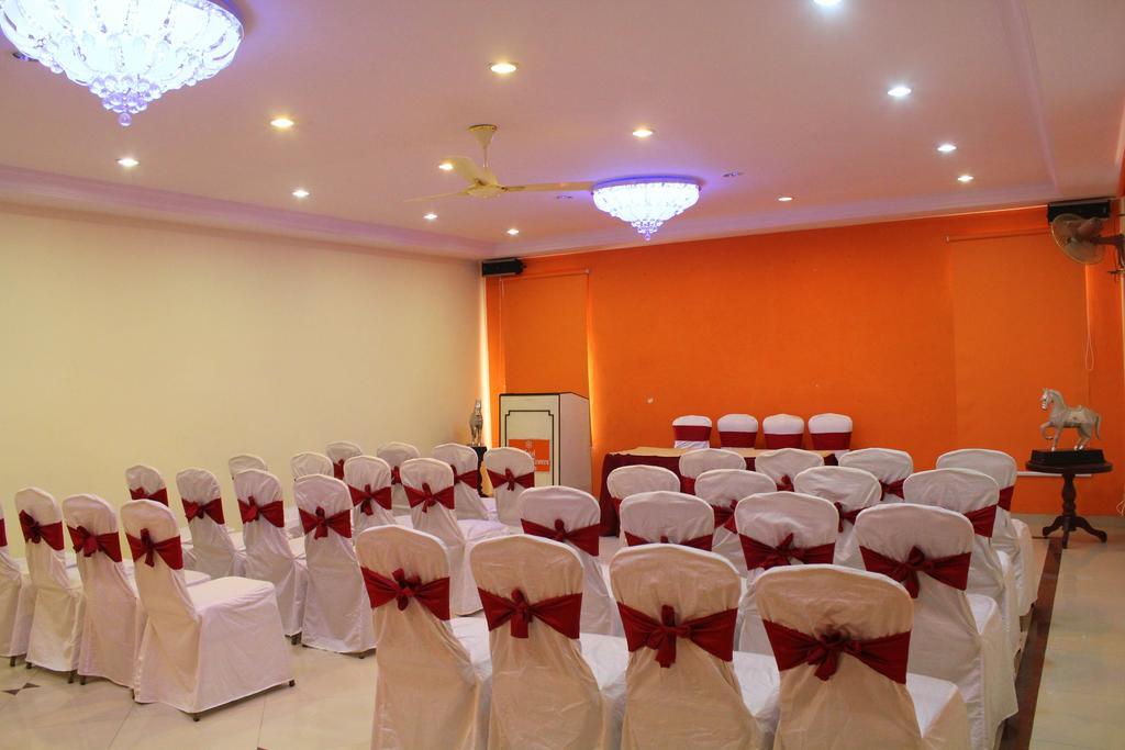 Yasodha Towers Hotel Hosūr Kültér fotó