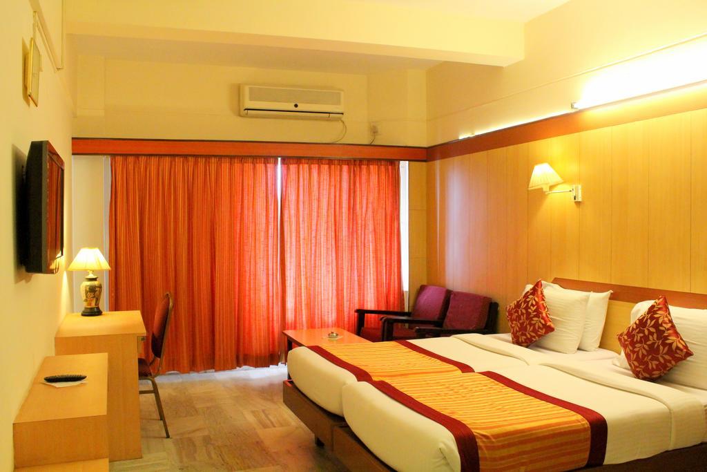 Yasodha Towers Hotel Hosūr Szoba fotó