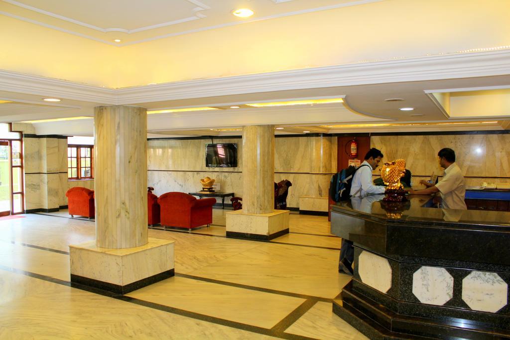 Yasodha Towers Hotel Hosūr Kültér fotó